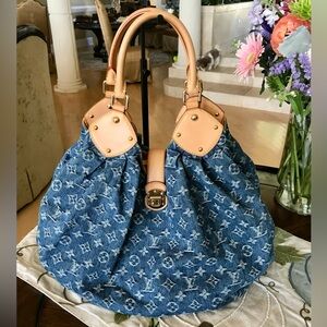 Exquisite Louis Vuitton Denim Mahina XL Hobo Bag